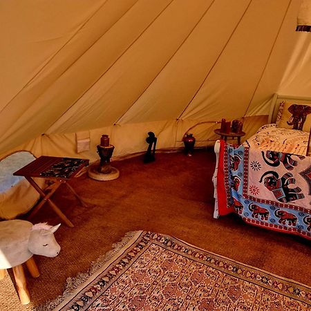Secret Garden Glamping African Themed Tent Newark-on-Trent  Экстерьер фото